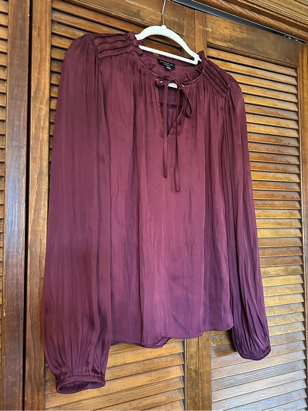 Current Air Burgundy Smocked Neck Silk Feel Tie Collar Blouse size large - Picture 4 of 9